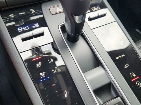 New 2026 Porsche Macan Turbo image 14