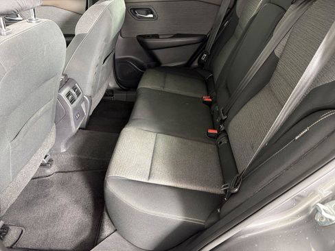 Used 2021 Nissan Rogue SV FWD image 18