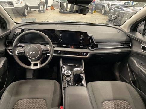 Certified 2023 Kia Sportage LX AWD/4WD image 7