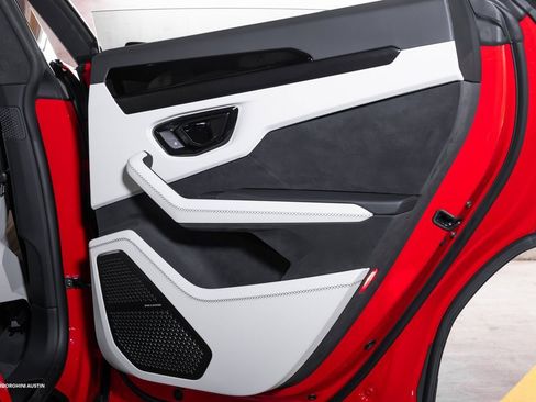 New 2025 Lamborghini Urus SE image 39