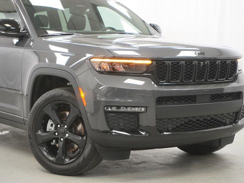 Certified 2025 Jeep Grand Cherokee L Limited w/ Luxury Tech Group II image 3