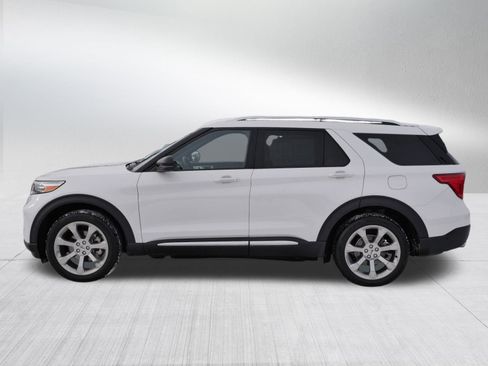 Used 2020 Ford Explorer Platinum w/ Premium Technology Package image 4