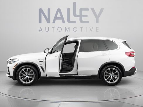 Used 2023 BMW X5 xDrive45e w/ Executive Package AWD/4WD image 2