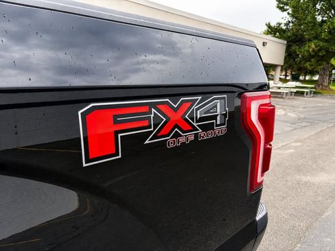 Used 2017 Ford F150 4x4 SuperCrew image 4