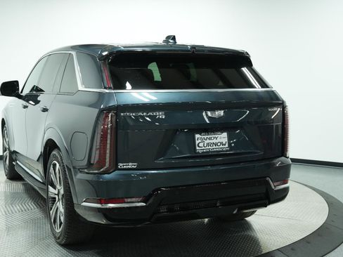 Used 2025 Cadillac Escalade IQ Luxury 2 w/ LPO, Premium Carpet Package AWD/4WD image 6