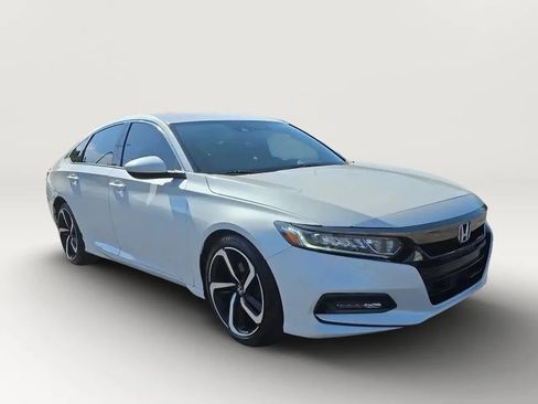 Used 2018 Honda Accord Sport image 3