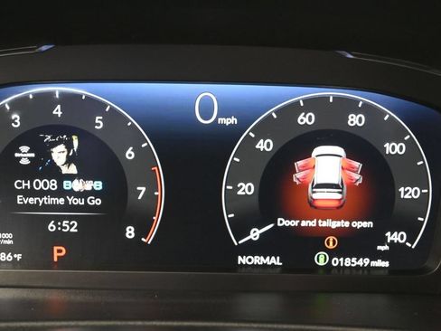 Used 2023 Honda Pilot Elite image 14