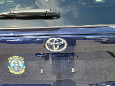 Used 2025 Toyota RAV4 XLE w/ Convenience Package FWD image 20