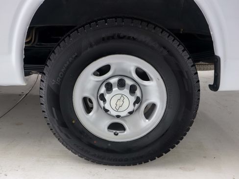 Used 2017 Chevrolet Express 3500 LS RWD image 27