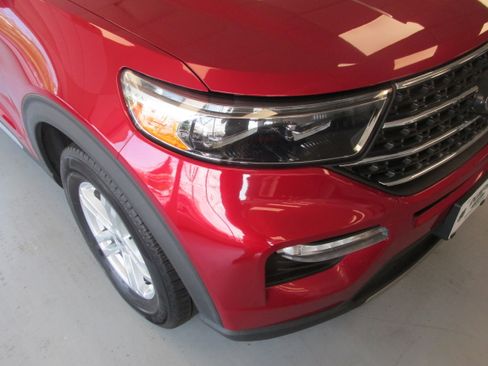 Certified 2022 Ford Explorer XLT w/ Equipment Group 202A image 10