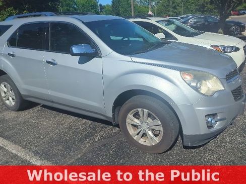 Used 2010 Chevrolet Equinox LTZ FWD image 3