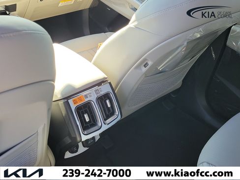 New 2026 Kia Sorento SX Prestige AWD/4WD image 13