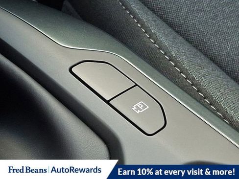 New 2025 Kia K4 LXS image 17