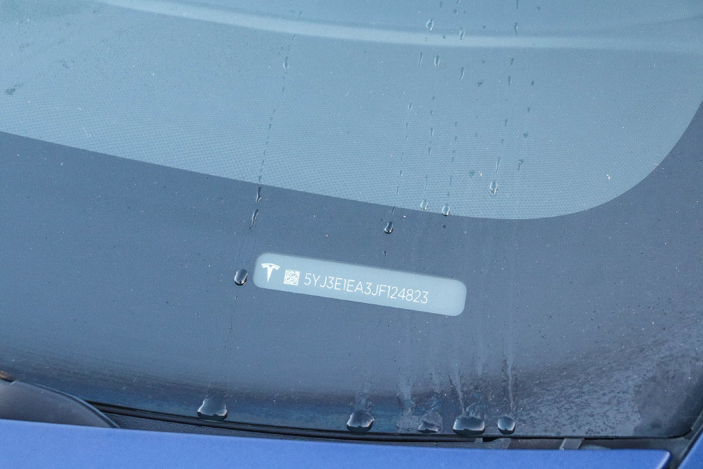 Used 2018 Tesla Model 3 Long Range RWD image 31