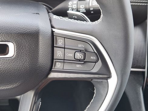 Used 2024 Jeep Grand Cherokee L Altitude AWD/4WD image 39