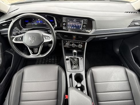 Used 2024 Volkswagen Jetta SE image 13