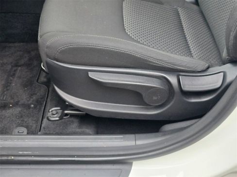 Used 2023 Kia Sportage LX image 13