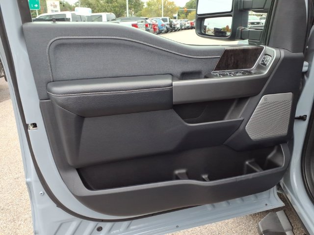 Used 2026 Ford F350 Lariat w/ Black Appearance Package AWD/4WD image 21