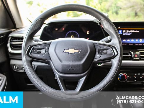 Used 2025 Chevrolet TrailBlazer LT FWD image 24