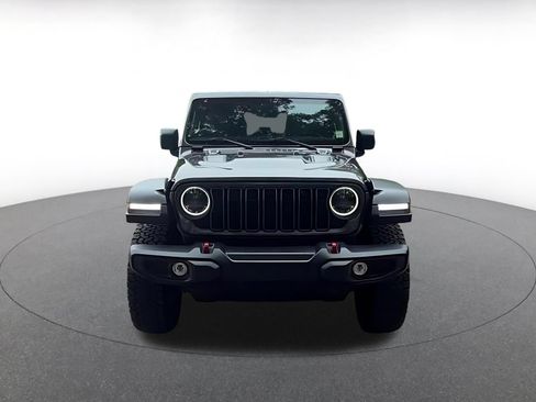 Used 2025 Jeep Wrangler Unlimited Rubicon AWD/4WD image 3