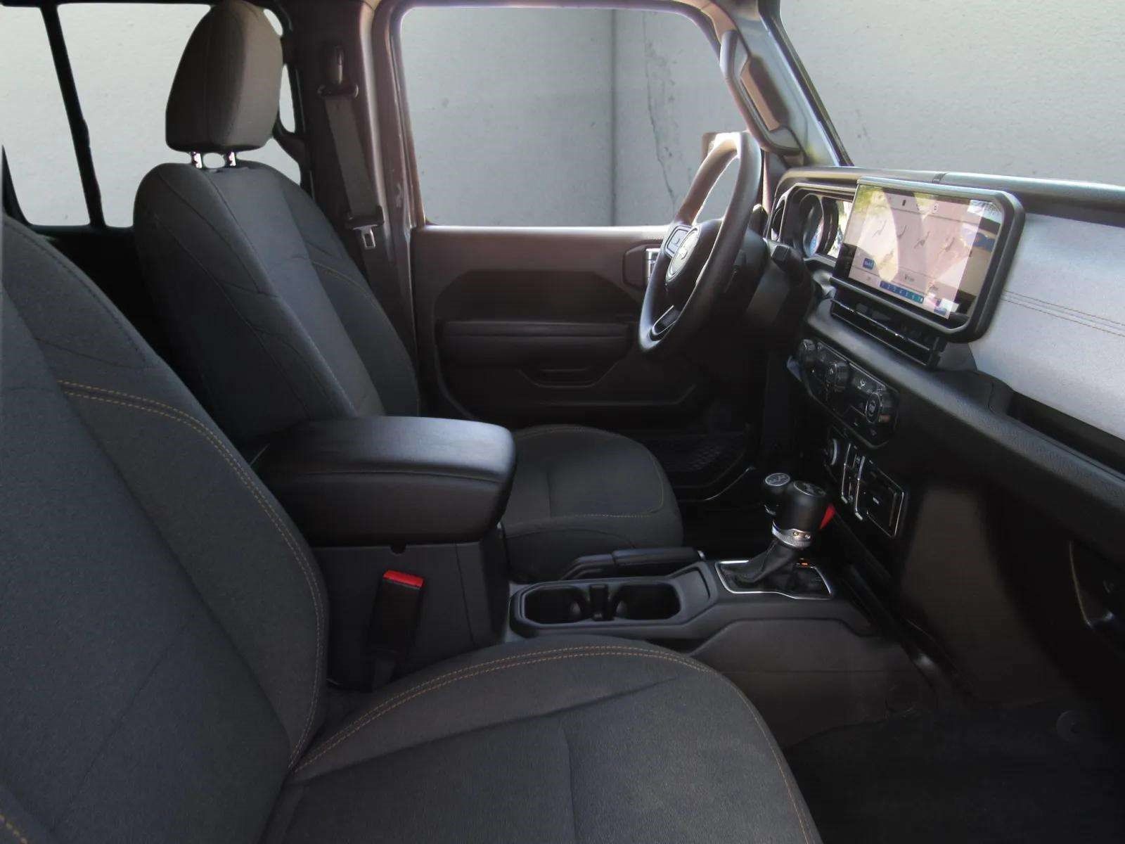 Used 2026 Jeep Wrangler Unlimited Sport AWD/4WD image 8