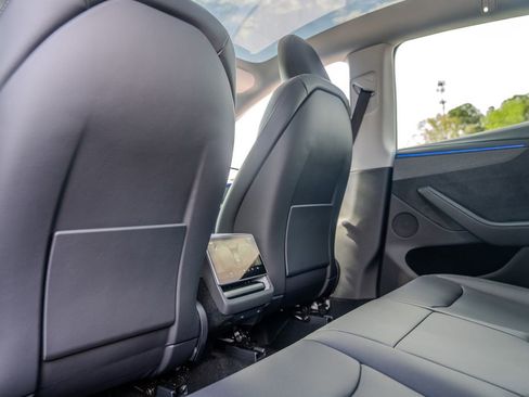 Used 2026 Tesla Model Y Long Range image 19