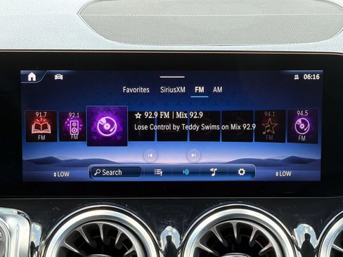 Used 2025 Mercedes-Benz GLB 250 image 22