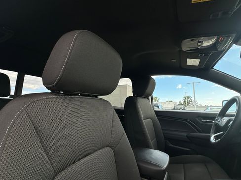 Used 2024 Chevrolet Colorado LT w/ LT Convenience Package image 15