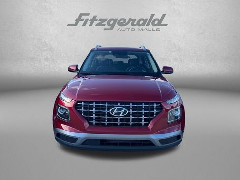 Used 2025 Hyundai Venue Limited FWD image 3