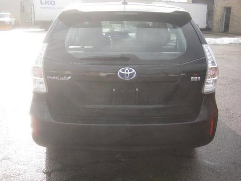 Used 2013 Toyota Prius V Five image 6