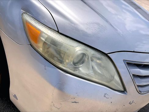 Used 2010 Toyota Camry LE image 27