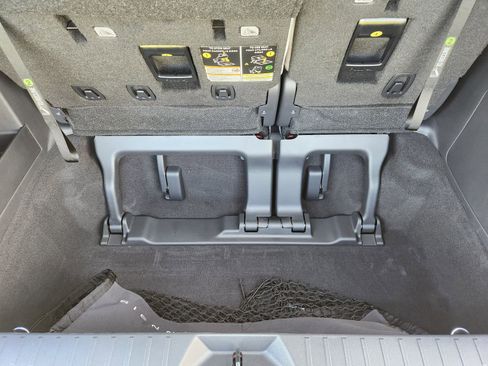 New 2026 Toyota Sienna XLE FWD image 32