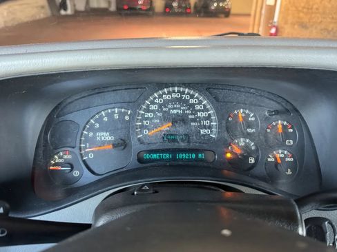 Used 2005 GMC Sierra 2500 SLE w/ Skid Plate Package AWD/4WD image 23