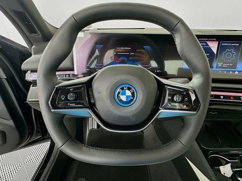 New 2026 BMW i5 eDrive40 w/ Premium Package RWD image 10