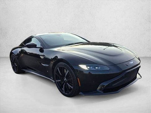 Used 2019 Aston Martin V8 Vantage Coupe RWD image 3