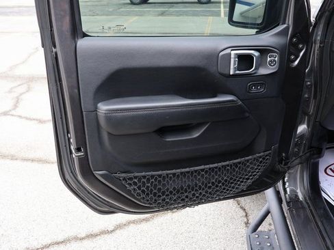 Used 2018 Jeep Wrangler Unlimited Sahara w/ Quick Order Package 24M Moab AWD/4WD image 29