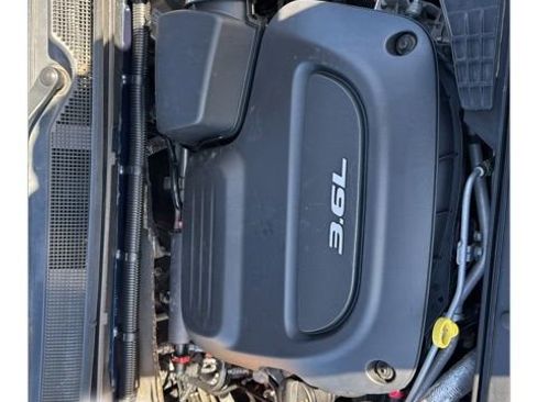 Used 2018 Chrysler Pacifica Touring-L image 23