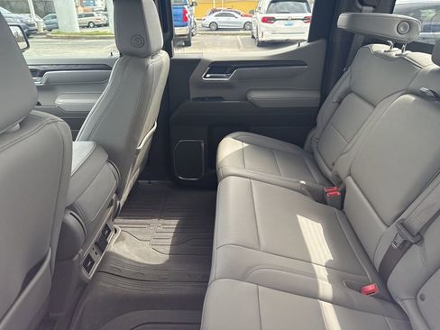 Used 2024 GMC Sierra 1500 SLT image 9