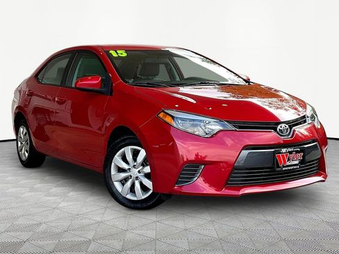 Used 2015 Toyota Corolla LE FWD image 3