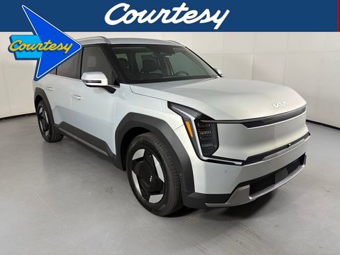 New 2026 Kia EV9 Wind AWD/4WD image 1