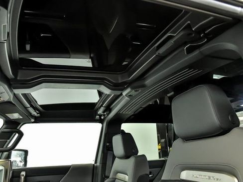 New 2025 GMC Hummer EV 3X image 9