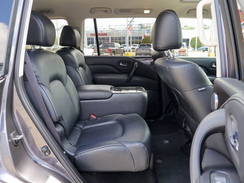 Used 2024 INFINITI QX80 Luxe image 10