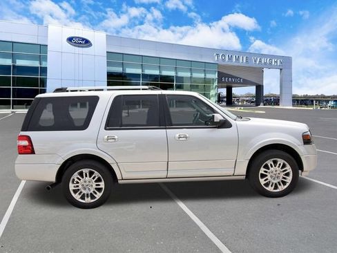 Used 2014 Ford Expedition Limited w/ Equipment Group 301A RWD image 5