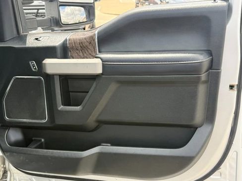 Used 2019 Ford F250 Lariat w/ Lariat Value Package image 31