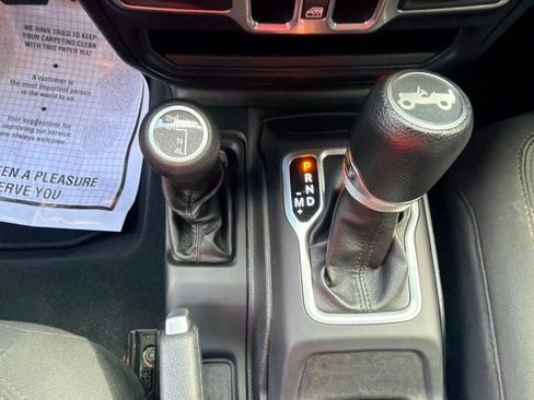 Used 2018 Jeep Wrangler Unlimited Sport S AWD/4WD image 15