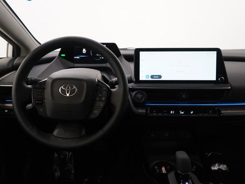 Used 2025 Toyota Prius XLE image 15