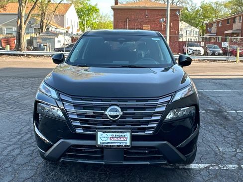 New 2026 Nissan Rogue SV w/ Cold Weather Package AWD/4WD image 2