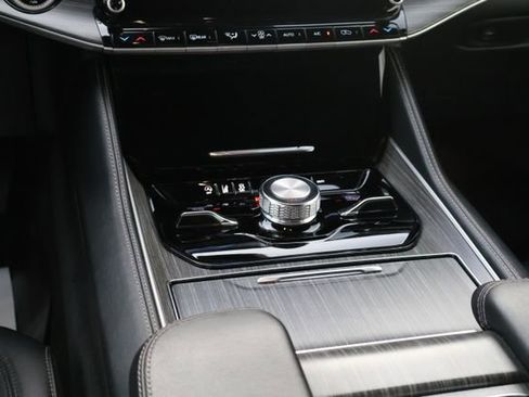 Used 2024 Jeep Wagoneer Series III image 16