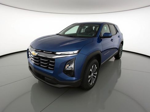 Used 2025 Chevrolet Equinox LT image 3