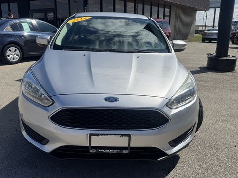 Used 2016 Ford Focus SE image 3